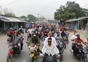 আ.লীগের মনোনয়নপ্রত্যাশীর মহড়া থেকে হামলা-ভাঙচুর