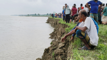 নদীভাঙন থেকে রক্ষা চায় নদীপাড়ের মানুষ