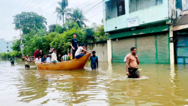 ফেনীতে ভয়াবহ বন্যা, নৌকার অভাব-পানির স্রোতে উদ্ধার কাজ ব্যাহত