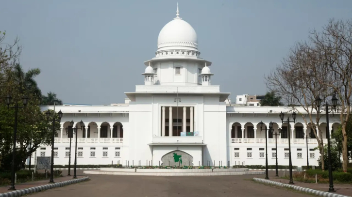 বিচারকদের কাছে আইনজীবীর ২ কোটি টাকা চাঁদা দাবি, না পেয়ে রিট