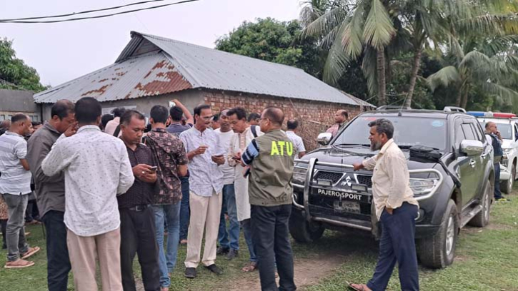 নেত্রকোনায় ‘জঙ্গি আস্তানা’ সন্দেহে বাড়ি ঘিরে রেখেছে পুলিশ