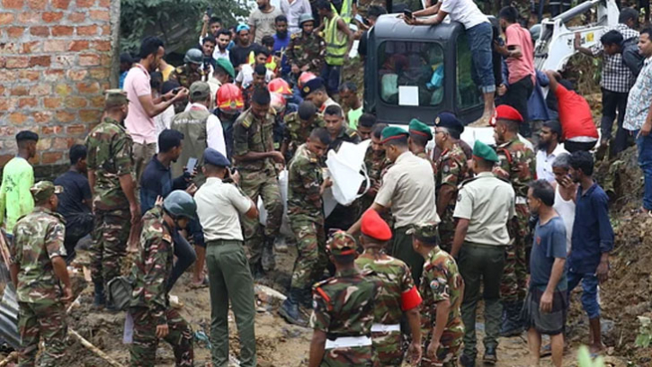 সিলেটে টিলাধস, বাবা-মা ও সন্তানের লাশ উদ্ধার