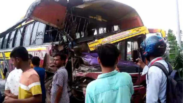 দুই বাসের মুখোমুখি সংঘর্ষ, আহত ২০