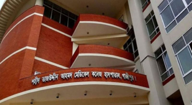 হাসপাতালের লিফটে আটকে রোগীর মৃত্যু