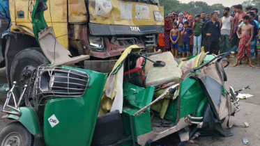 নরসিংদীতে ট্রাকের ধাক্কায় সিএনজির ৬ যাত্রী নিহত