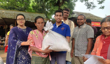 শেরপুরের বন্যার্তদের পাশে ৩০তম বিসিএস প্রশাসন ক্যাডার কর্মকর্তারা