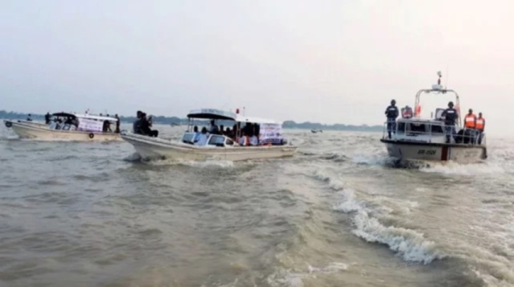 কুষ্টিয়ায় নদীতে পুলিশের ওপর হামলা, দুই কর্মকর্তা নিখোঁজ