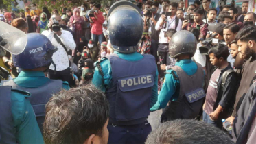 ব্যাপক লাঠিচার্জ, ধড়-পাকড় : অবশেষে শাহবাগ ছাড়লেন আন্দোলনকারীরা