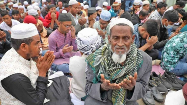 তুরাগ পাড়ে চোখের পানিতে ক্ষমা প্রার্থনা মুসল্লিদের