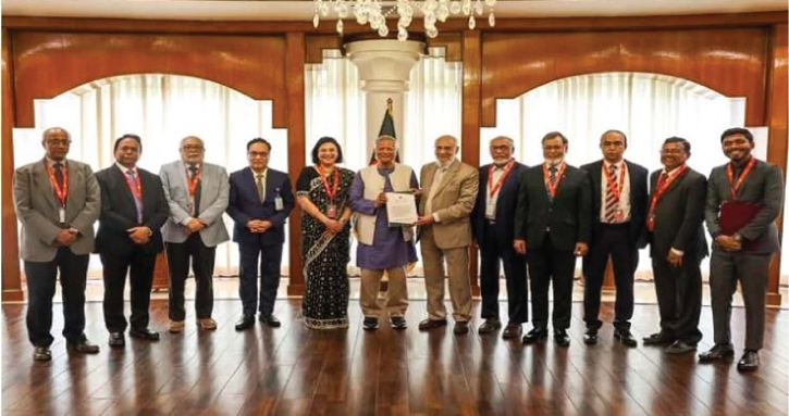 বিচারবিভাগ ও জনপ্রশাসন সংস্কার কমিশনের প্রতিবেদন হস্তান্তর